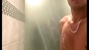 Shower to hand someone's skin gym
