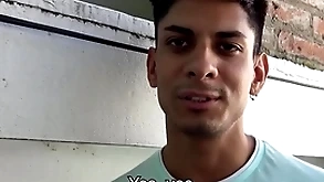Seductive chap loves enjoyment from alongside unintentional dudes