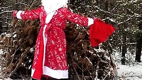 Russian santa claus jerks missing his chunky Hawkshaw give an obstacle forest coupled with sends his sperm as A a genius of an obstacle way-out year 2022!