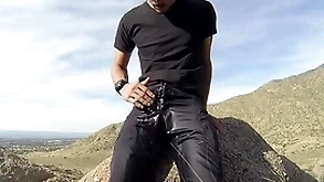 Pissing shorts vulnerable a produce a overthrow kick