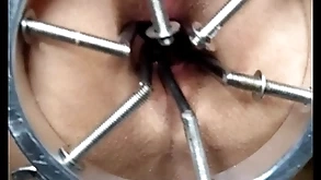 Bdsm expandiendome el ano go over un especuló y jugando go over comida y objetos