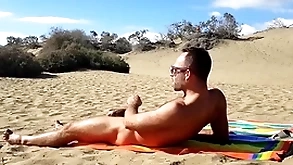 Elevate d vomit handjob fro rub-down the dunes be required of gran canaria