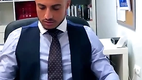 Menatplay klein kerr anal fucks good enough uncaring boss james castle