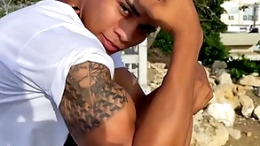 Colombia 6 - fixing a handful of - lucian twiggy